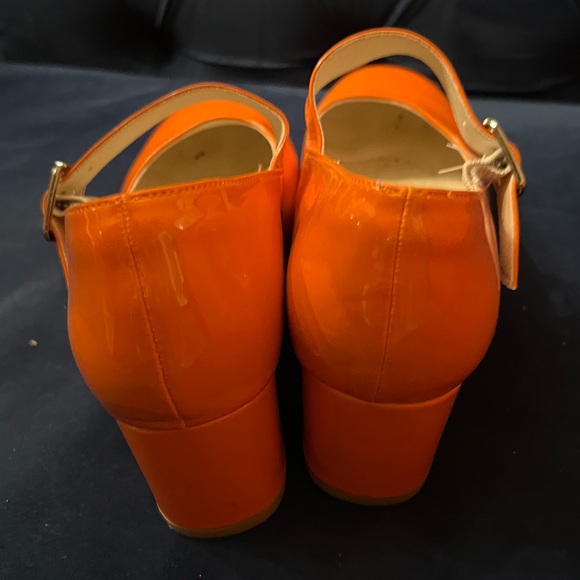 Beautiful orange chunky heels - Picture 3 of 4
